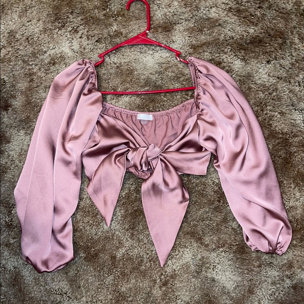 Satin tie knot crop top puff sleeve
